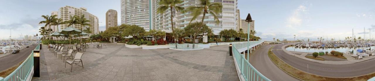 Waikiki Marina Resort At The Ilikai Honolulu Exterior photo